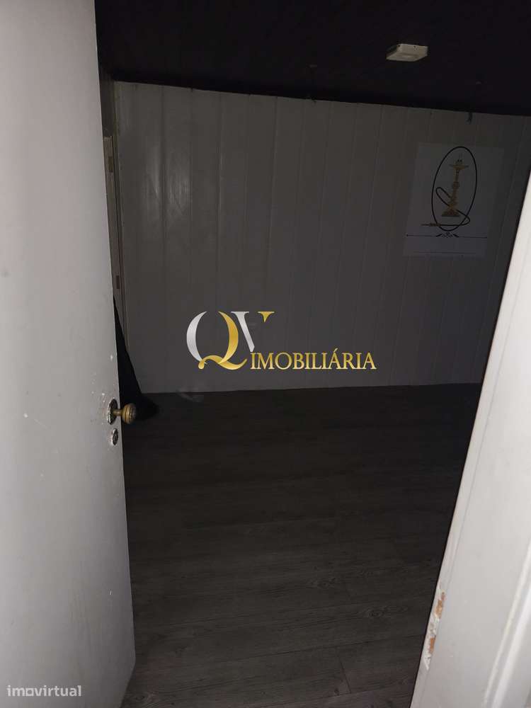 Excelente loja para venda sita no Cacém-2