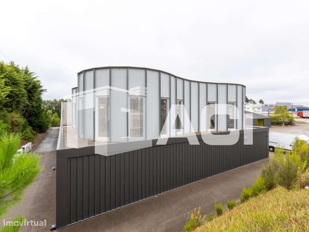 Armazém e Espaço Industrial de Excelência - 3 Pisos | Terreno de 5....-37