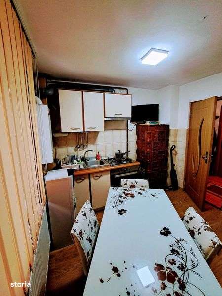 Vand apartament 4 camere - Imagine principală: 5/8