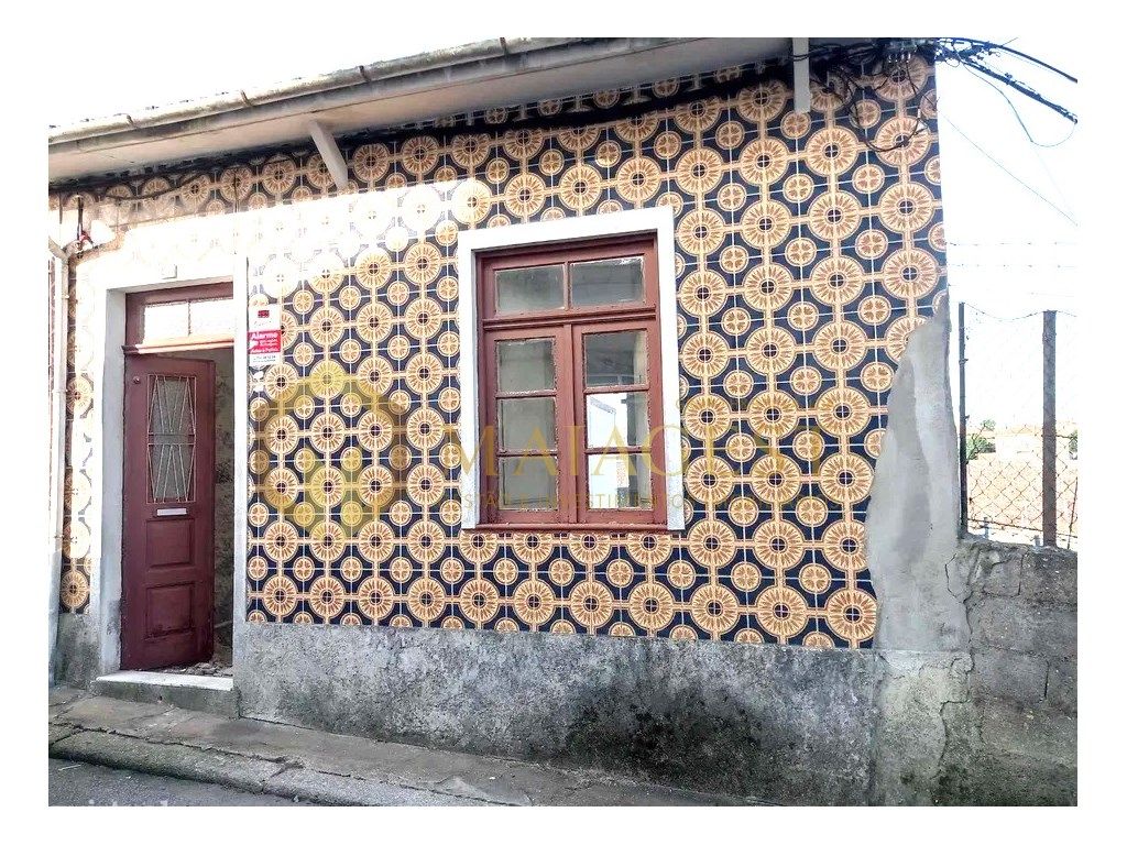 Casa Histórica para Restaurar em Valongo