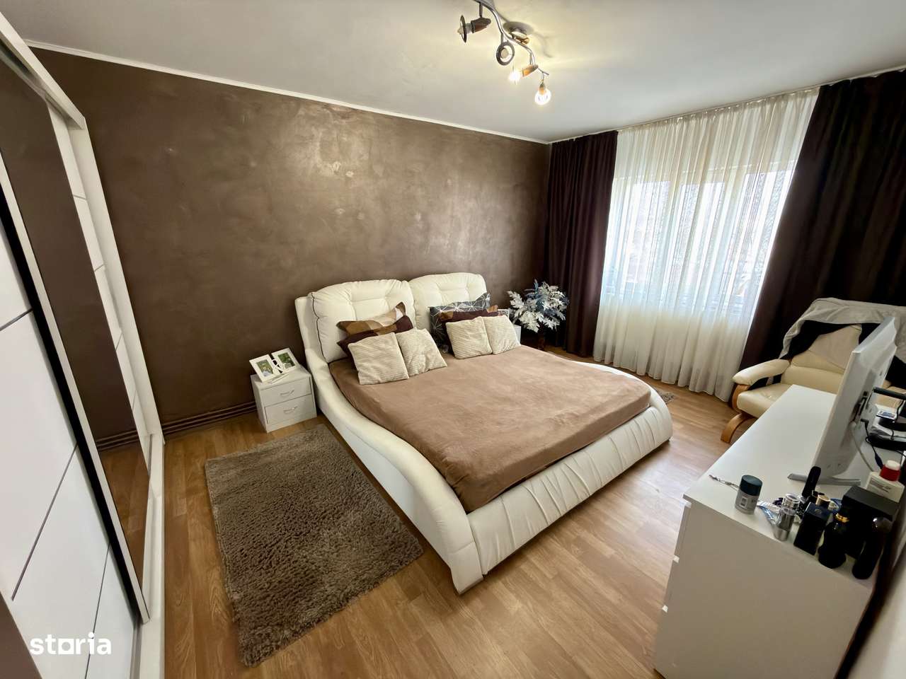 0%! Ap 4 camere decomandat, 2 bai, 1 balcon, Et. 4/5, zona Sagului!-1