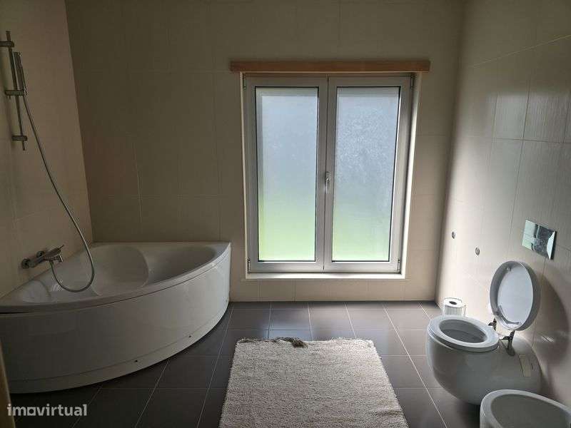 Moradia T3 com um grande quintal - Grande imagem: 5/8