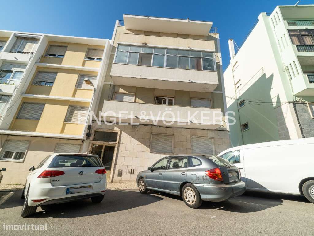 Luminoso apartamento com 4 quartos e varanda no Beato-24