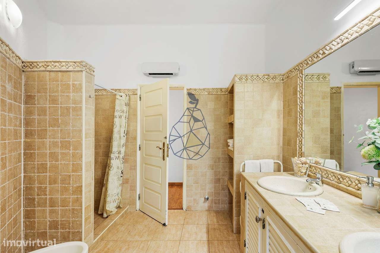 Moradia T3 com Piscina e Jardim + Anexo Urbanização Serra e Mar - Port-34