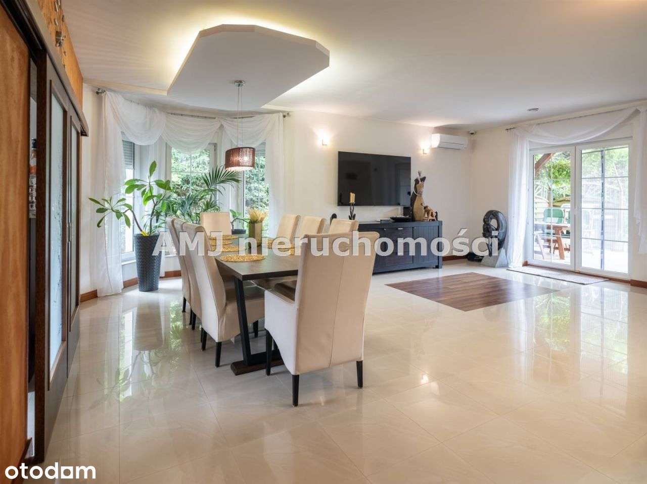 Dom marzeń w otoczeniu lasu-5