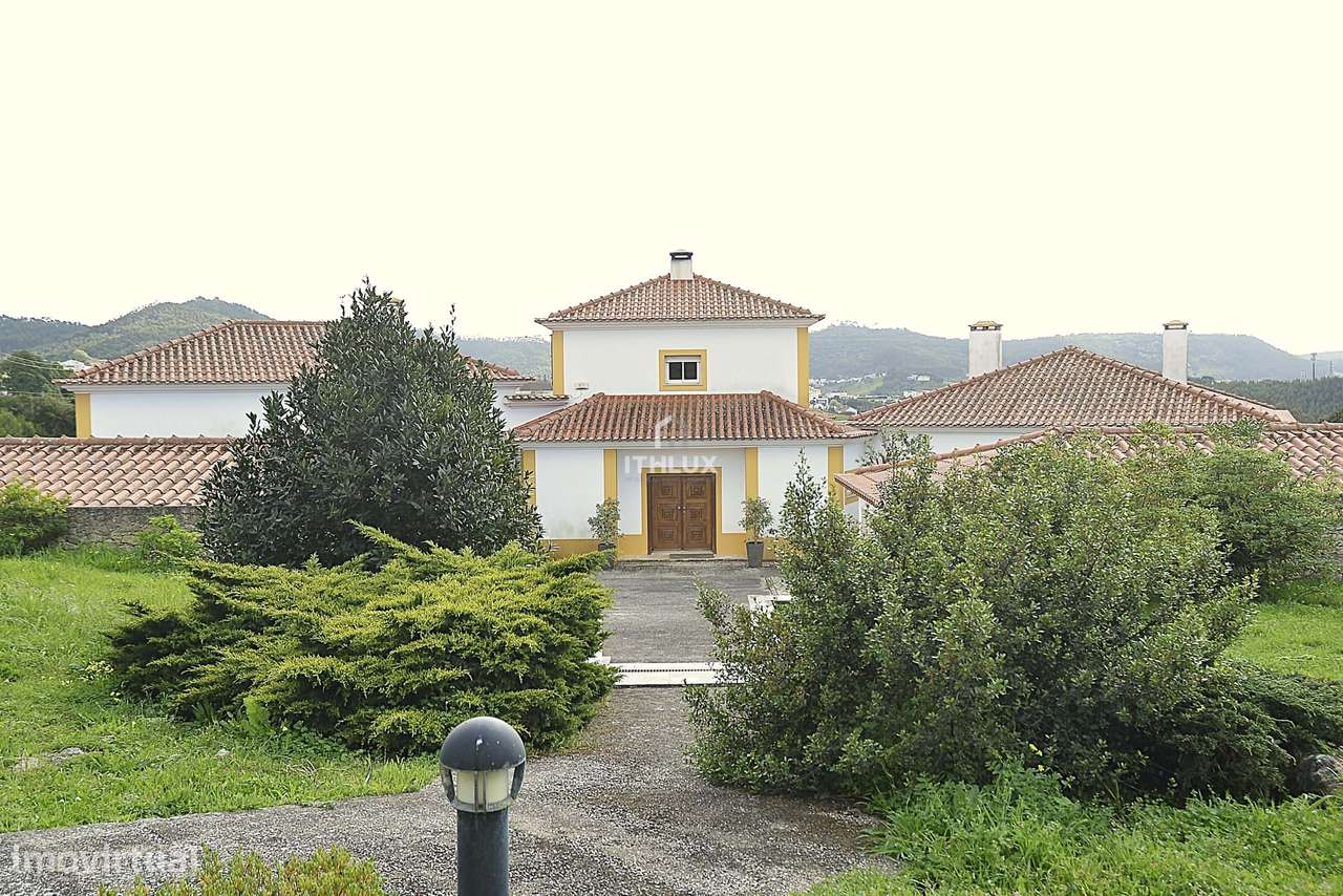 Quinta  encantadora  com a área de  5.540m2,  5 suítes e 4 lareiras - Grande imagem: 2/49