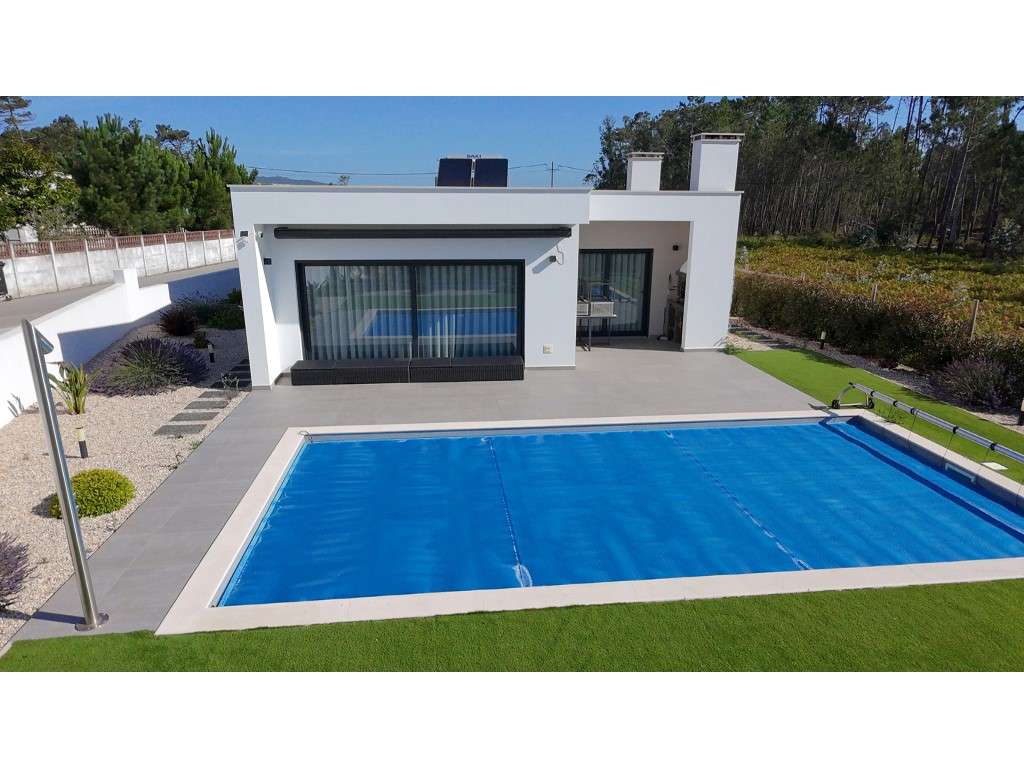 Moradia T4 Contemporânea com Piscina, Jardim e Excelente Localizaçã...-44