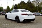 Alfa Romeo Giulia 2.0 Turbo 16V AT8-Q4 Veloce - 10