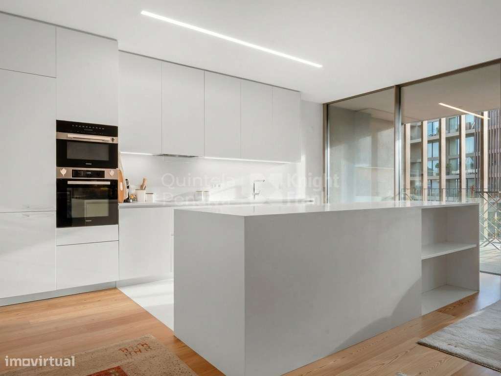 Apartamento T2 com varandas e garagem, Cascais-11