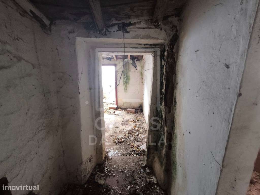 Moradia para recuperar em Faro do Alentejo-10