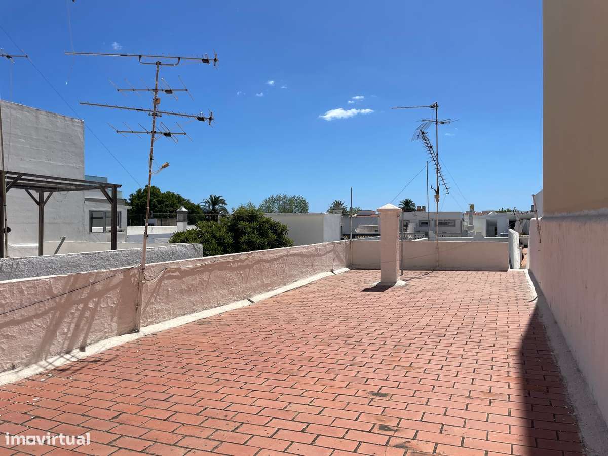 Moradia T4 com quintal-4