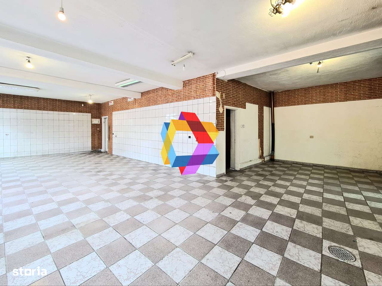 Spatiu comercial de închiriat cu 380 w Brasov - 150 mp # plus-imo.ro - Imagine principală: 4/6