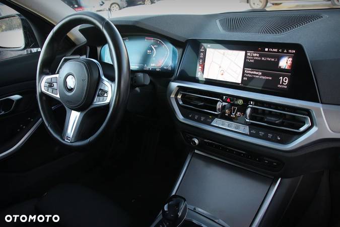 BMW Seria 3 320d Sport Line - 18