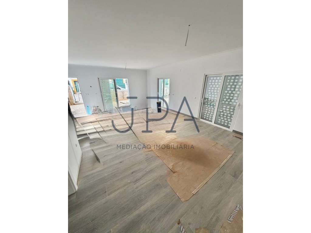 Altura - Em construção - moradia T4 com garagem e piscina-5