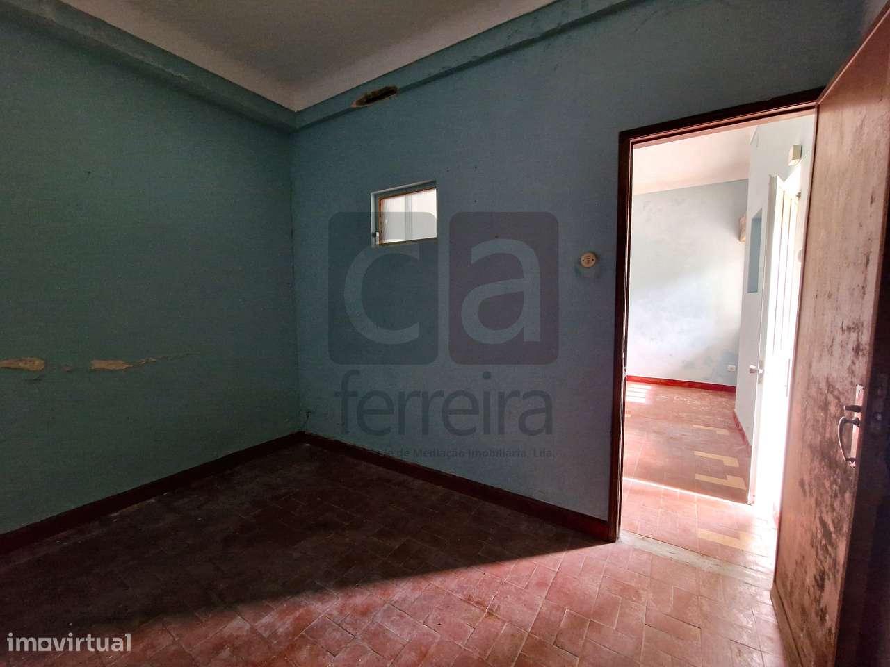 Moradia T4+2 em Almeirim com garagem e quintal-31