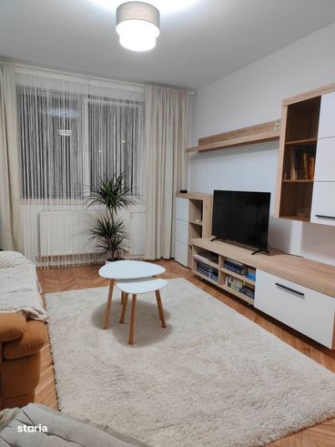 Apartament decomandat cu 2 camere in zona Complex Studentesc