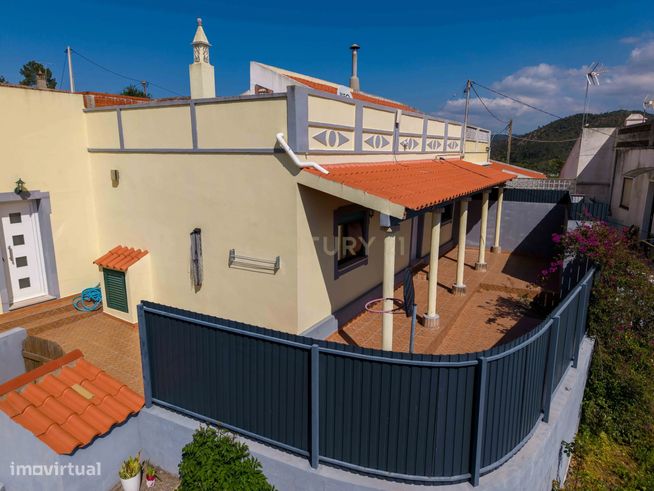 Moradia Tradicional Algarvia com Anexo e Terreno Amplo em Casa Branca,-5