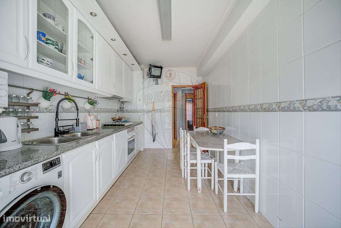 Apartamento T3 em Quinta do Conde-18