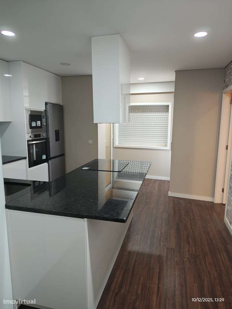 Excepcional Apartamento T3, Garagem 3Carros Canelas - Grande imagem: 1/19
