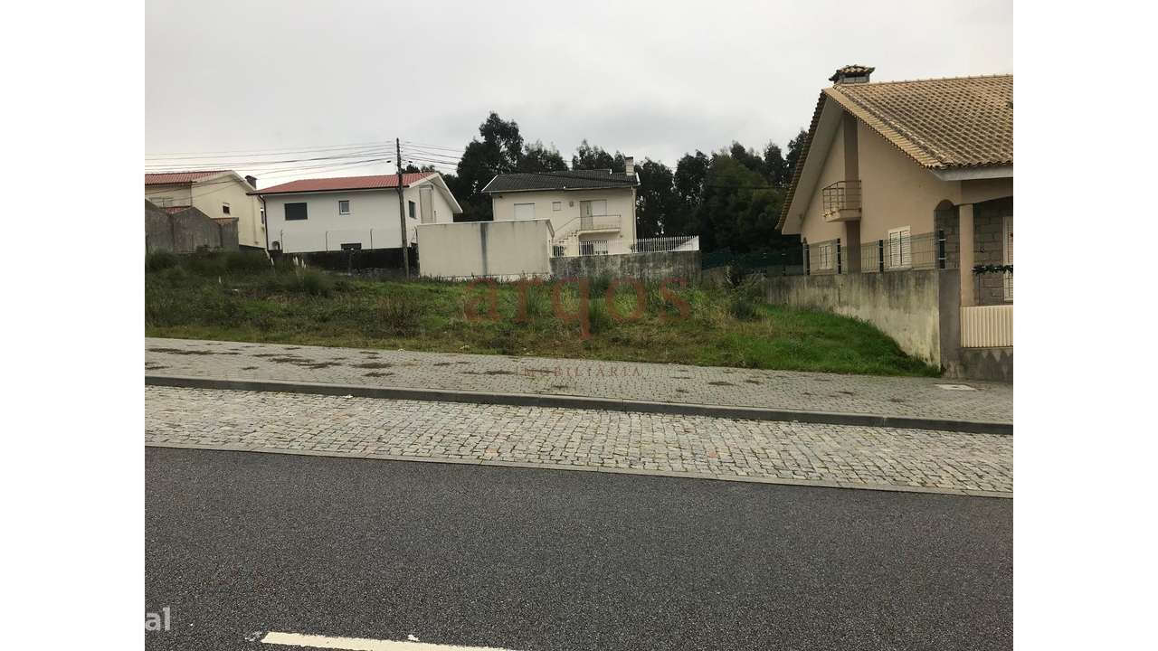 Terreno em São João de Ver-1