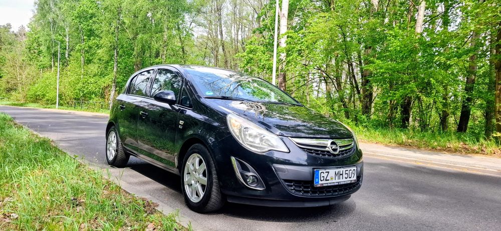 Opel Corsa D 1.4 16V Selection 110 Jahre 2012