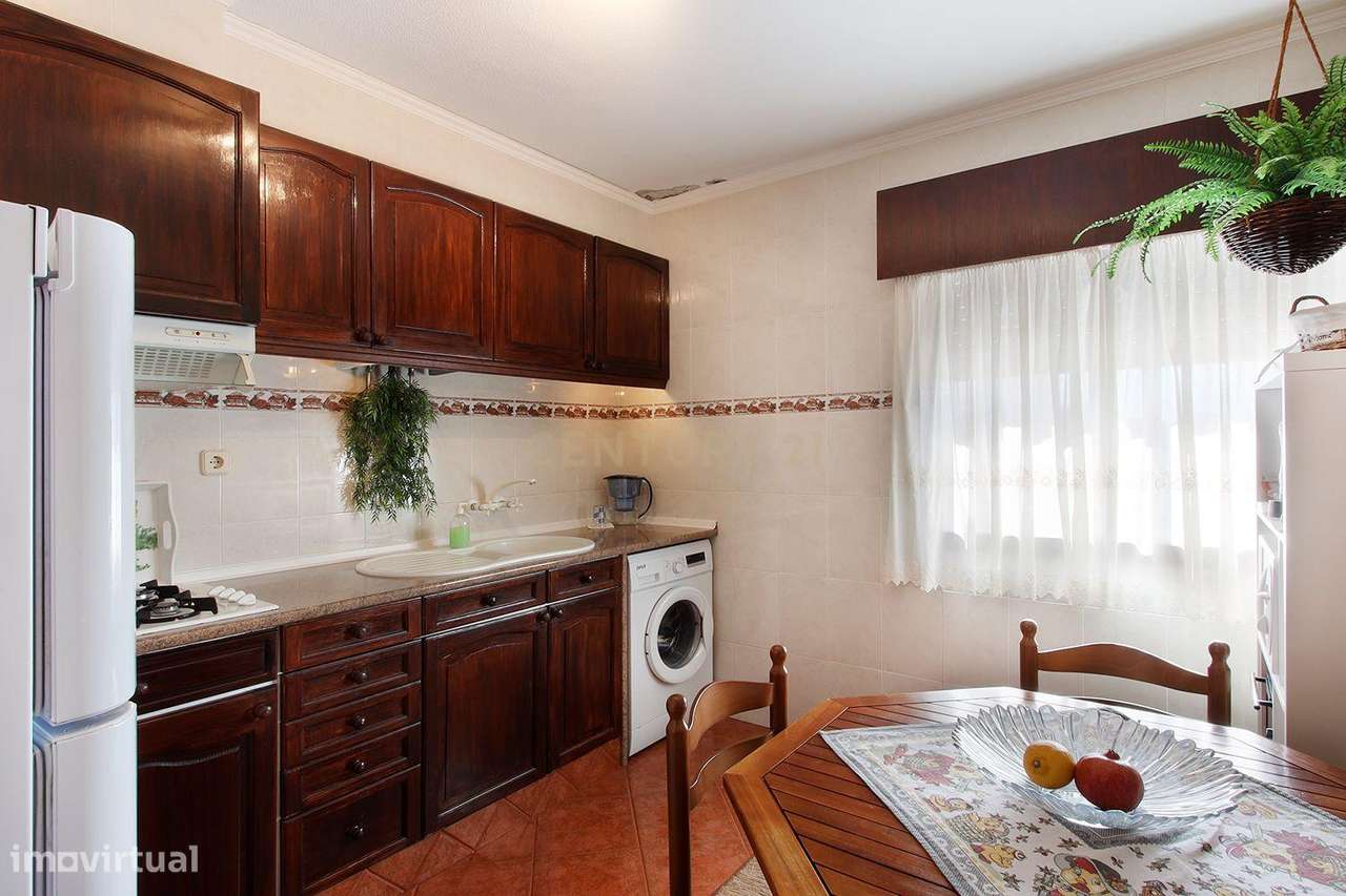 Apartamento T2 na Tapada das Mercês-7