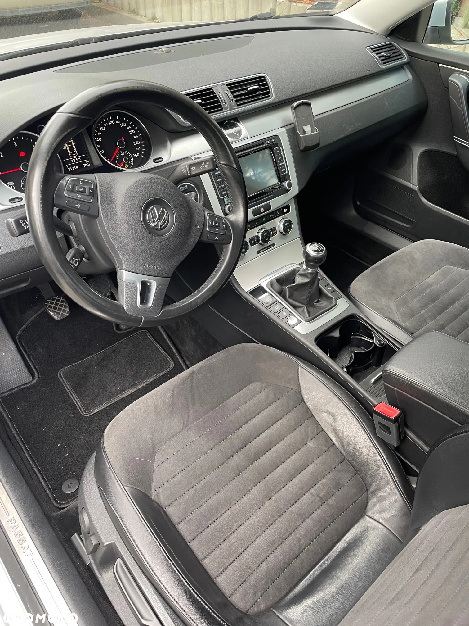 Volkswagen Passat 2.0 TDI Highline - 8