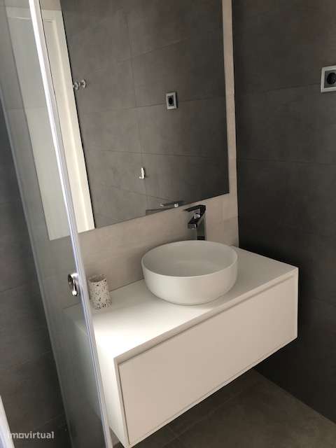 Moradia T3 com piscina, garagem na Aroeira-35