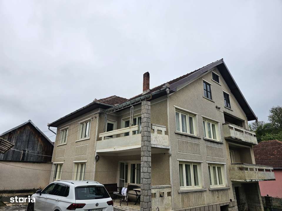 Casa vila cu 10 camere, loc Izbuc, Bihor - Imagine principală: 4/19