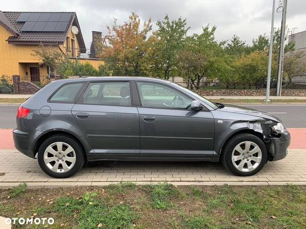 Audi A3 1.6 FSI Ambition - 4