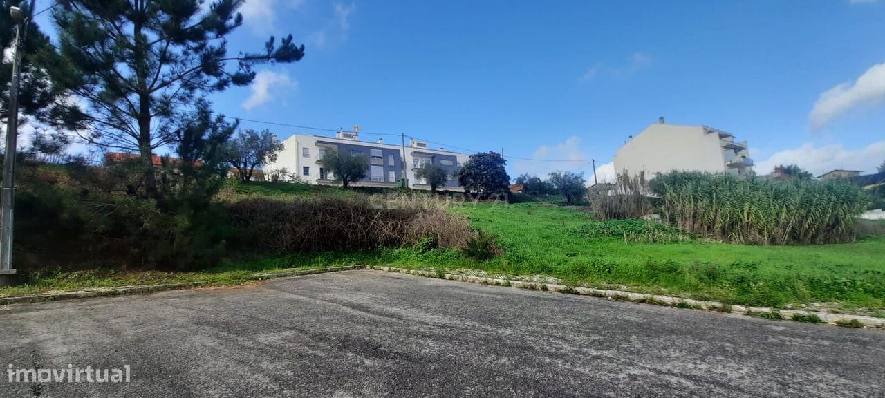 Lote de terreno urbano, localizado na Charneca, Pombal