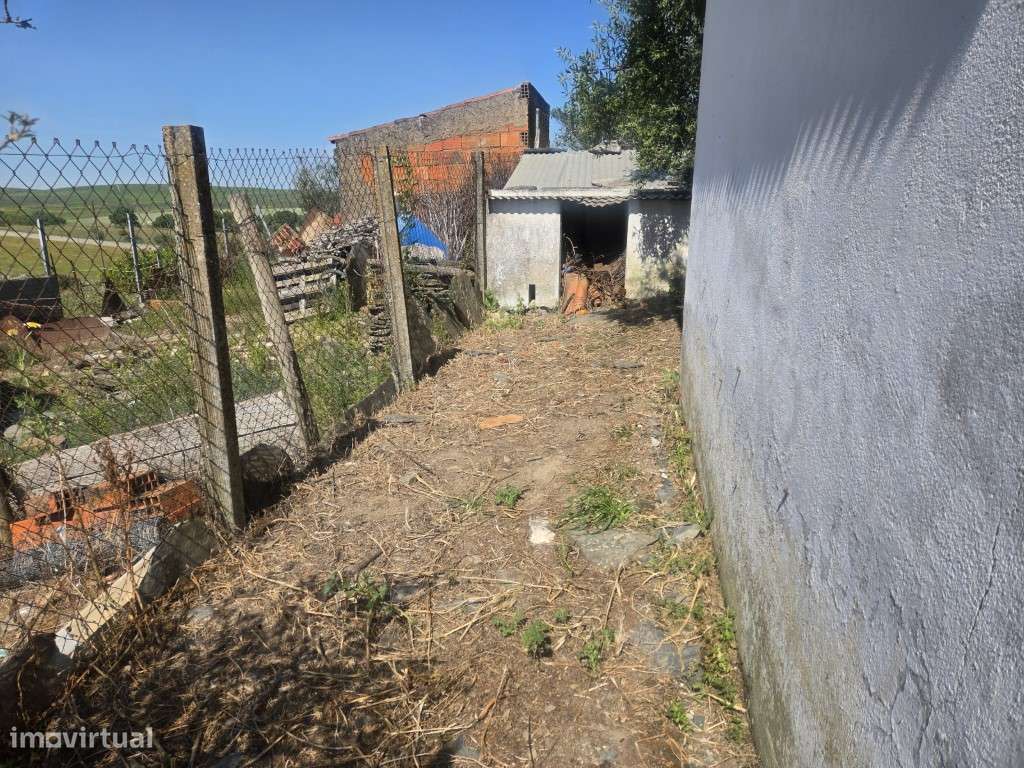 Moradia com T2 + T1 a 5 min da Praia Fluvial de Azenhas d'El Rei-14