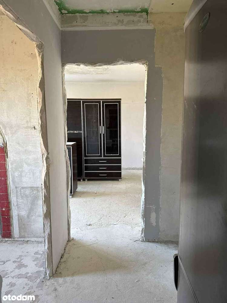 3 lub 4 pokojowe mieszkanie do remontu z balkonem, Os. Dywizjonu 303-7