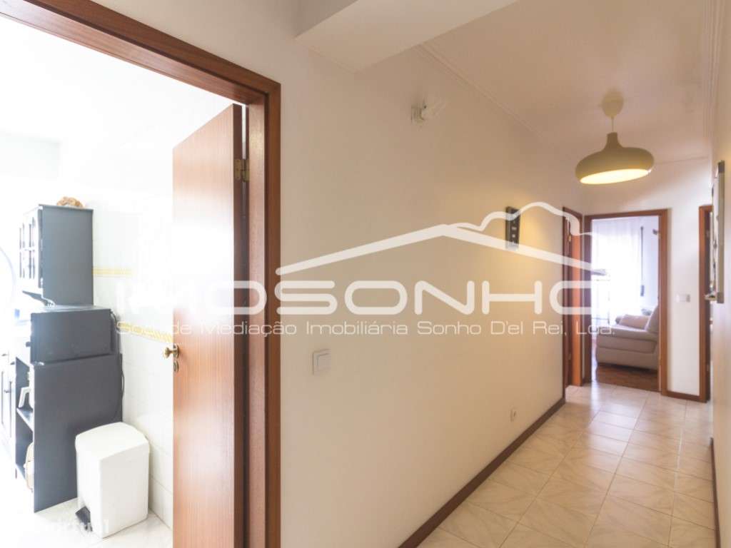 Apartamento T3, com terraço e elevador, no centro da Marinha Grande-10