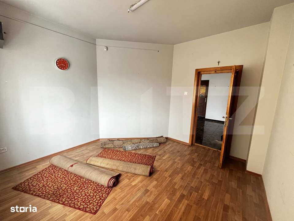 Casa de vanzare in Lazuri, ideala si pentru investitii - Imagine principală: 5/11