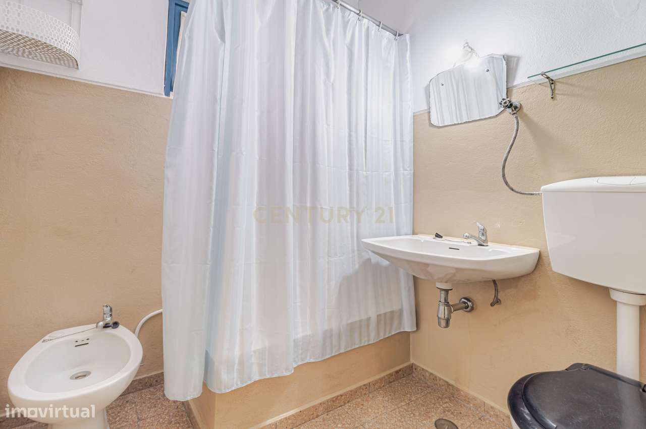 Apartamento T3 em Setúbal  e Boa Exposição Solar-25