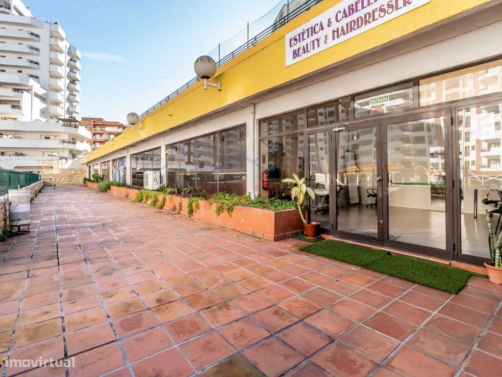 Piscinas de água salgada e zona de Lazer - Empreendimento Clube Pra...-19