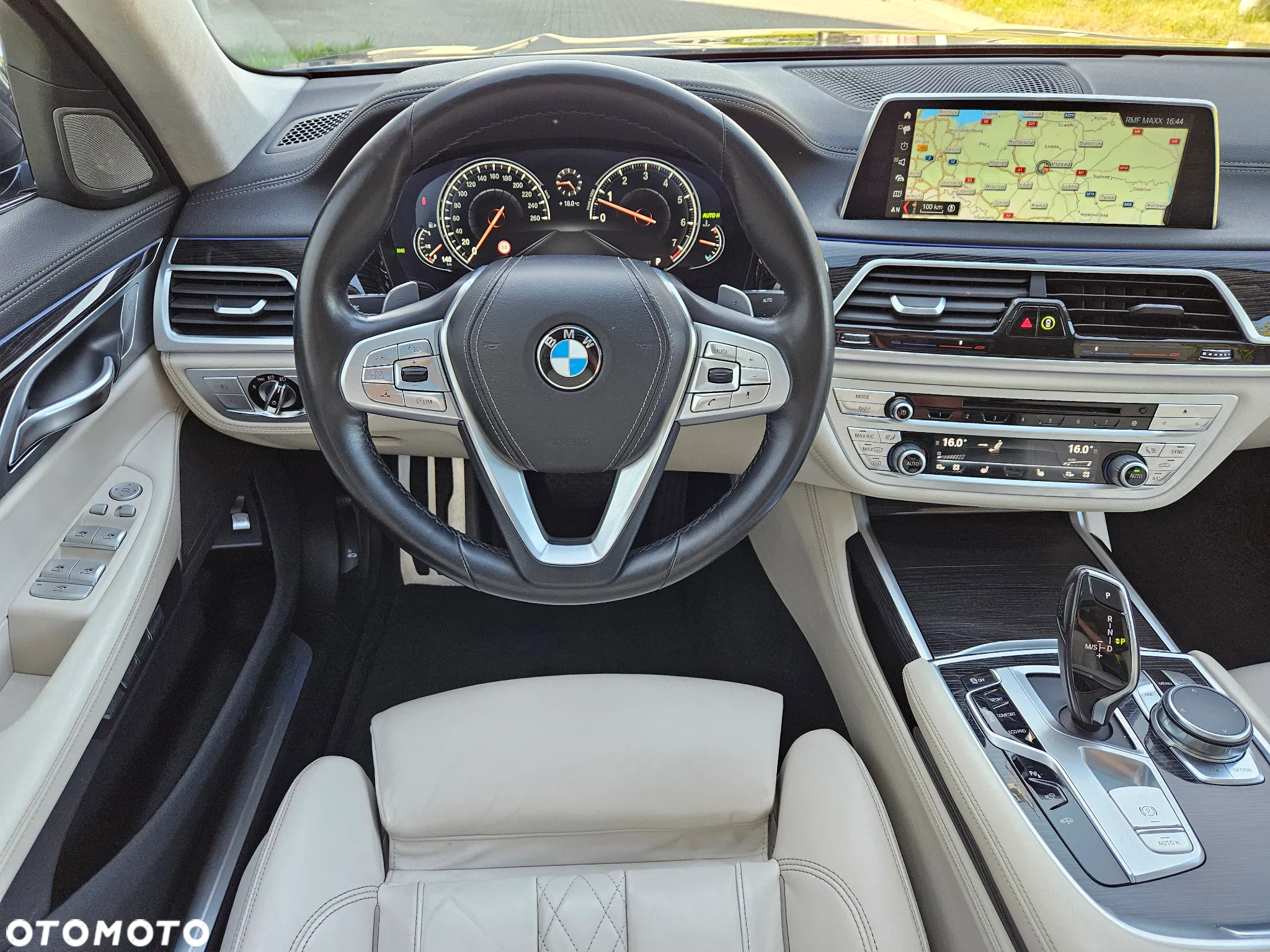 BMW Seria 7 750i xDrive - 6
