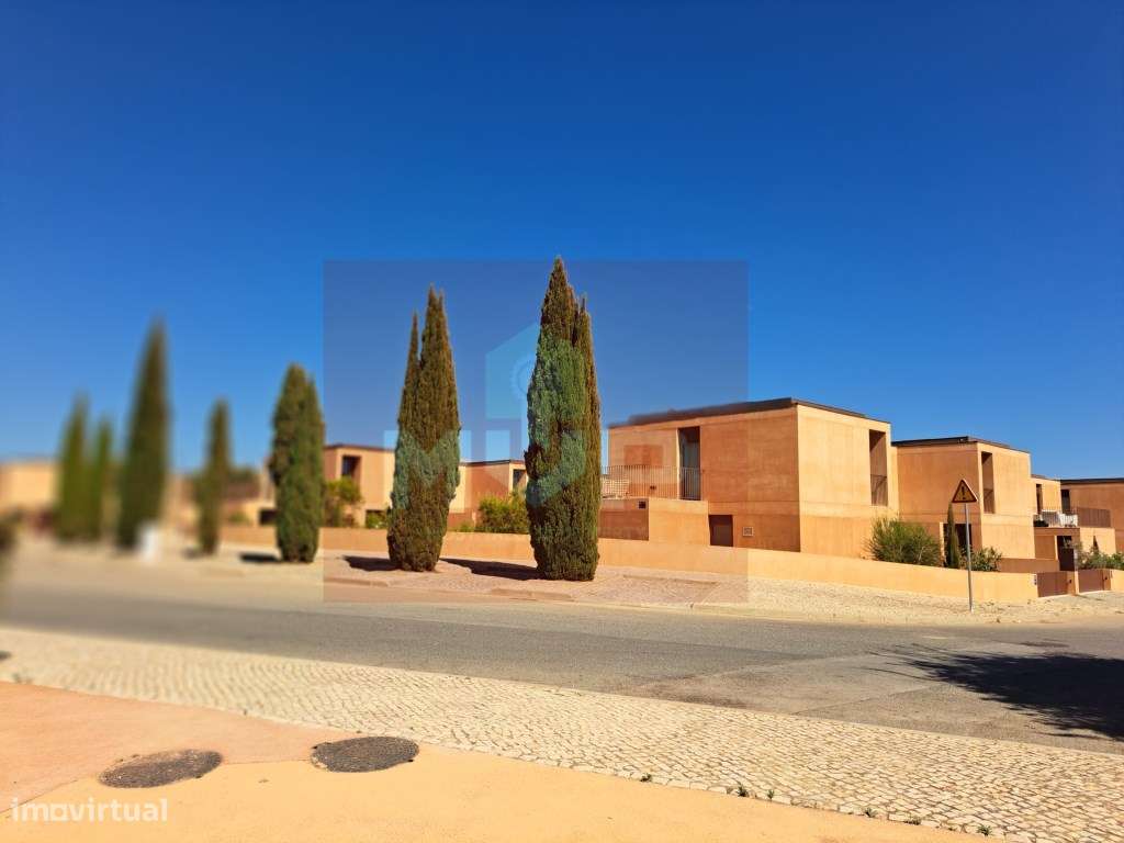 Moradia V3 com piscina e garagem em Vilamoura-40