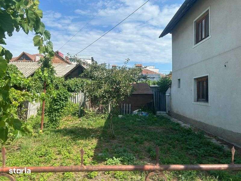 Casa 5 camere, curte, gradina, pod mansardabil - Imagine principală: 4/7