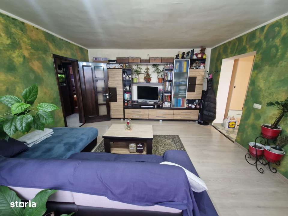 Apartament de 3 camere, 67 mp., zona Han-3