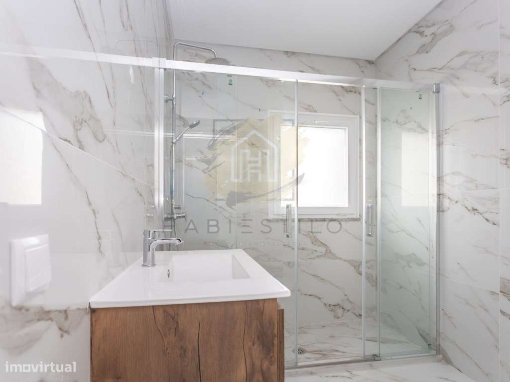 Moradia V4 nova com piscina-36