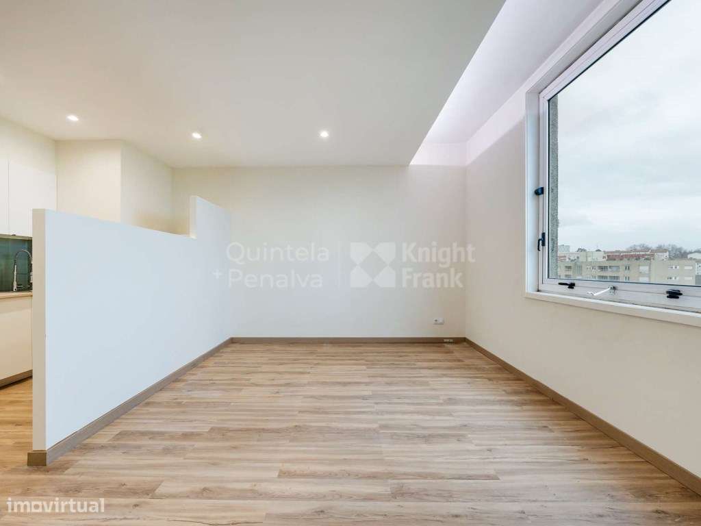 Estúdio renovado mobilado e equipado no centro de Matosinhos - Grande imagem: 2/24