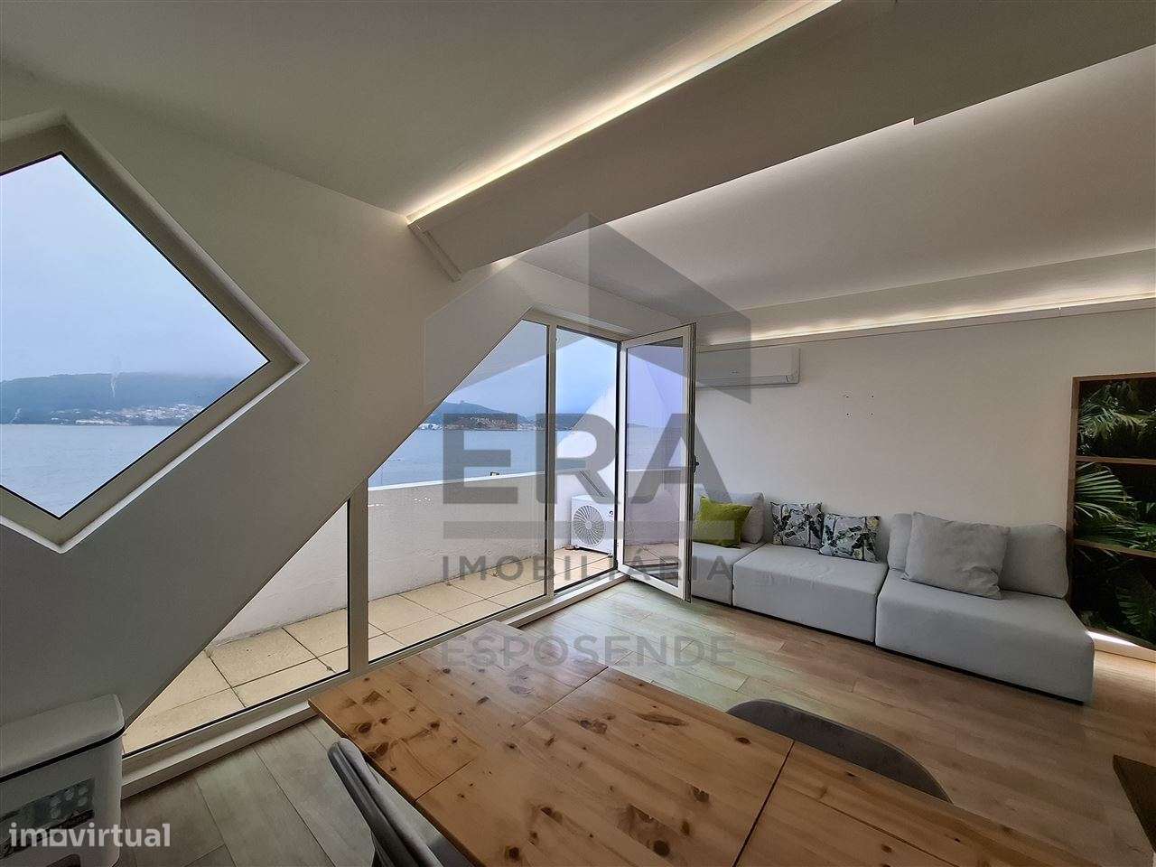 T2 remodelado com vista rio Caminha-8