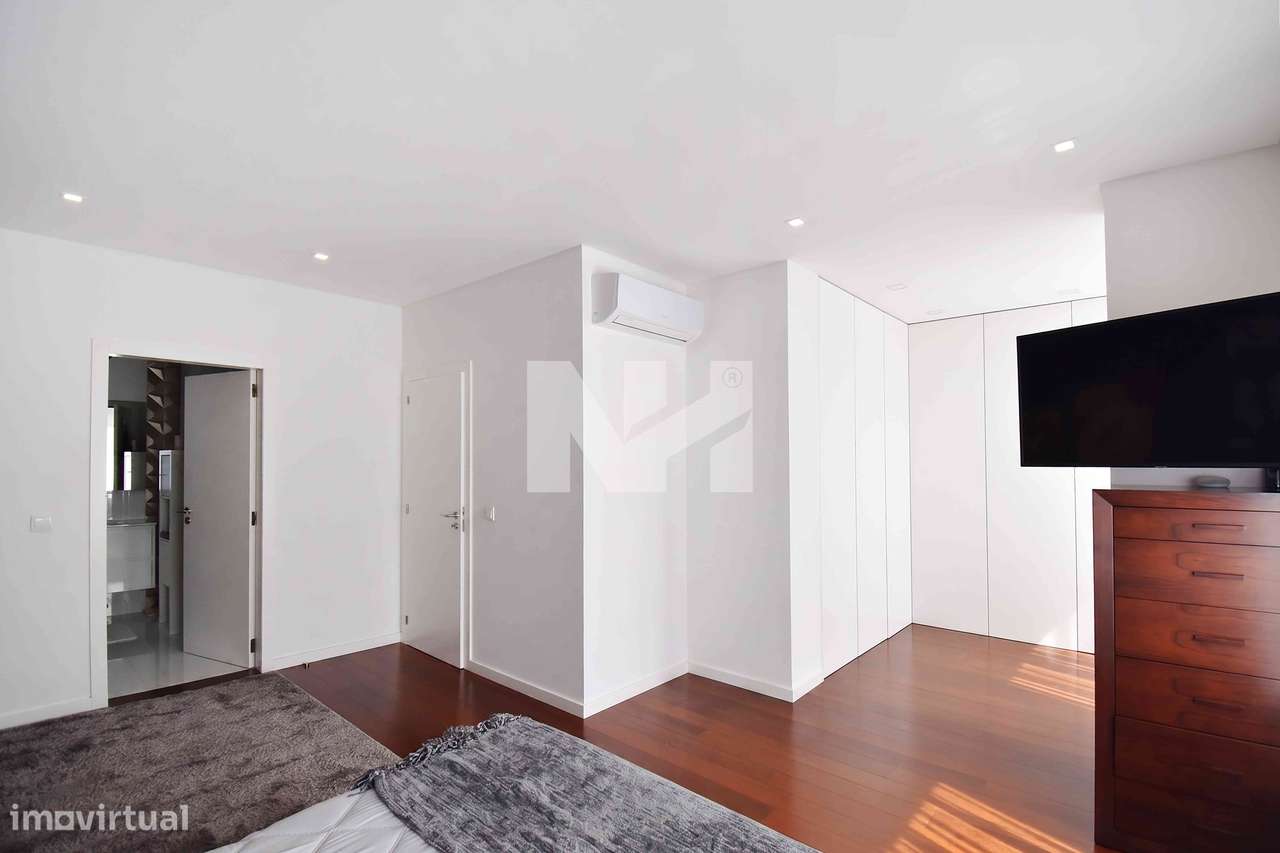 Moradia T4 Contemporânea | 4 Suites | C/ Piscina-32