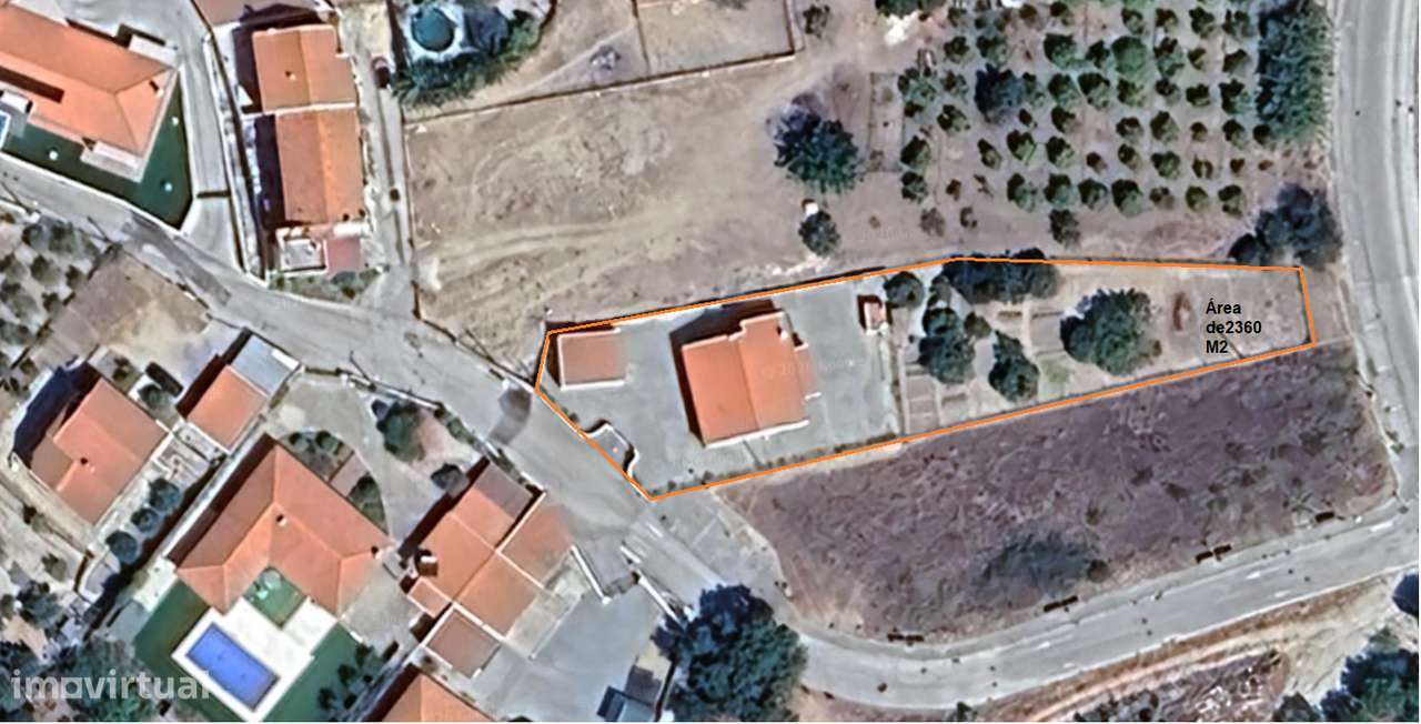 Moradia térrea isolada inserida em lote 2250 m2-3