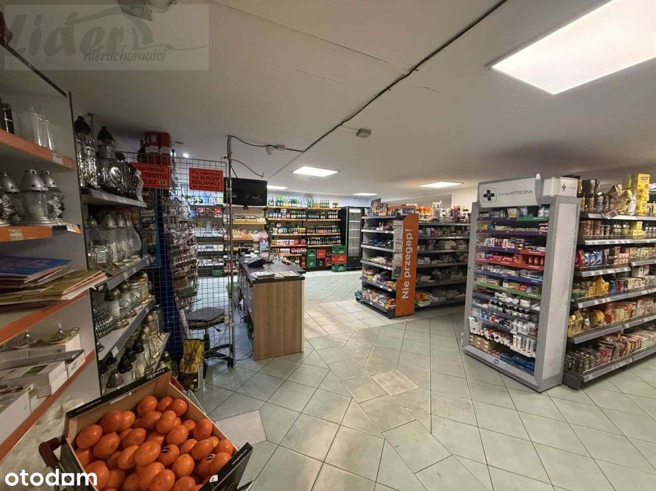 Sklep w centrum Konopnicy koło Urzędu Gminy-2