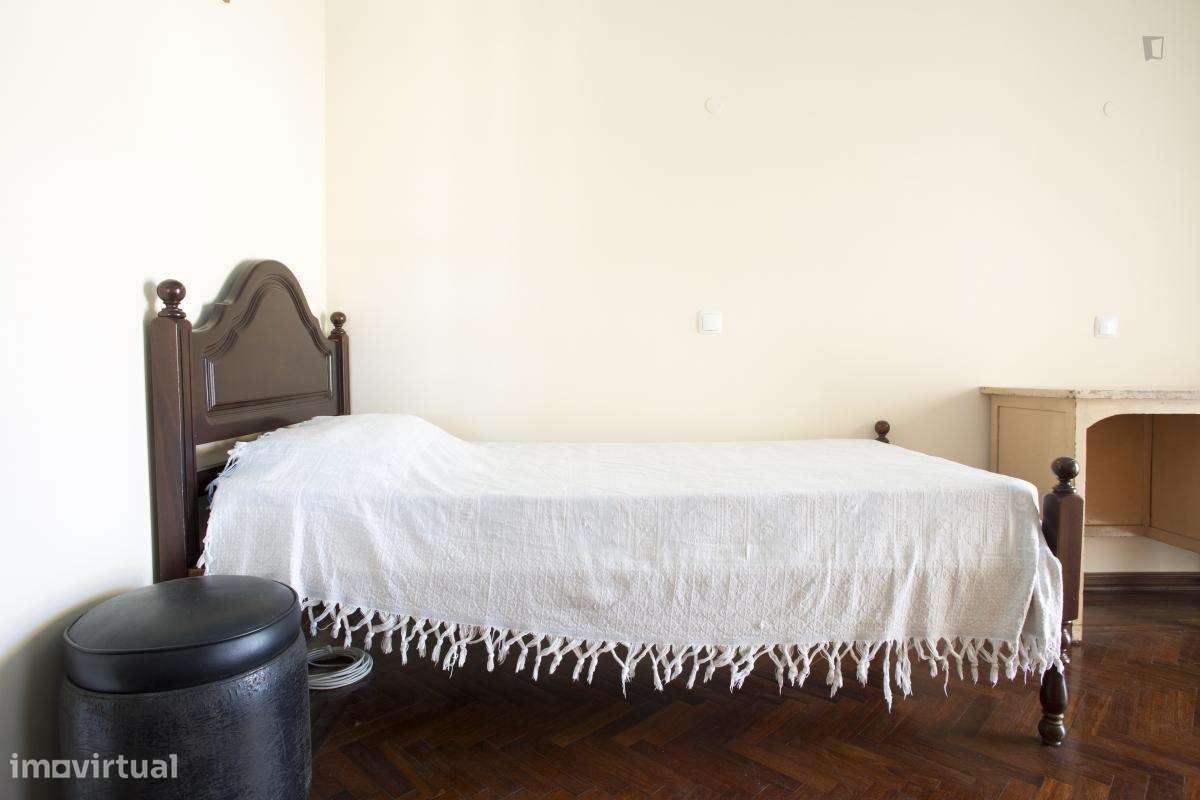 Quarto - localizado em Lumiar Lisbon - Grande imagem: 5/6