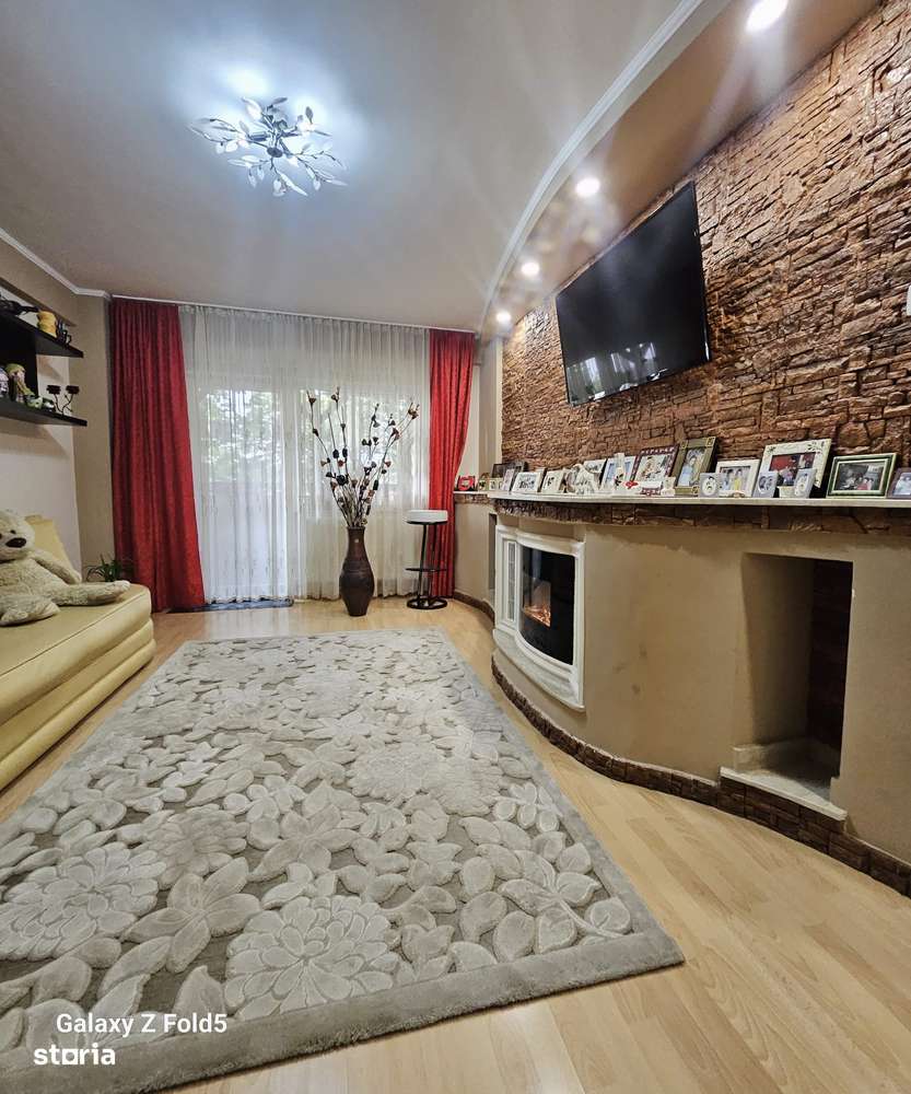 Apartament spațios tip PC – 3 camere, complet renovat, Oradea - Imagine principală: 1/20