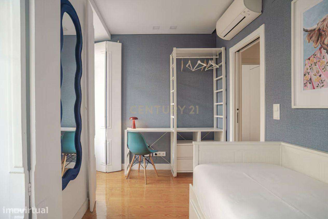 Apartamento T2 renovado na Graça, pronto a habitar ou investir, com fo-12